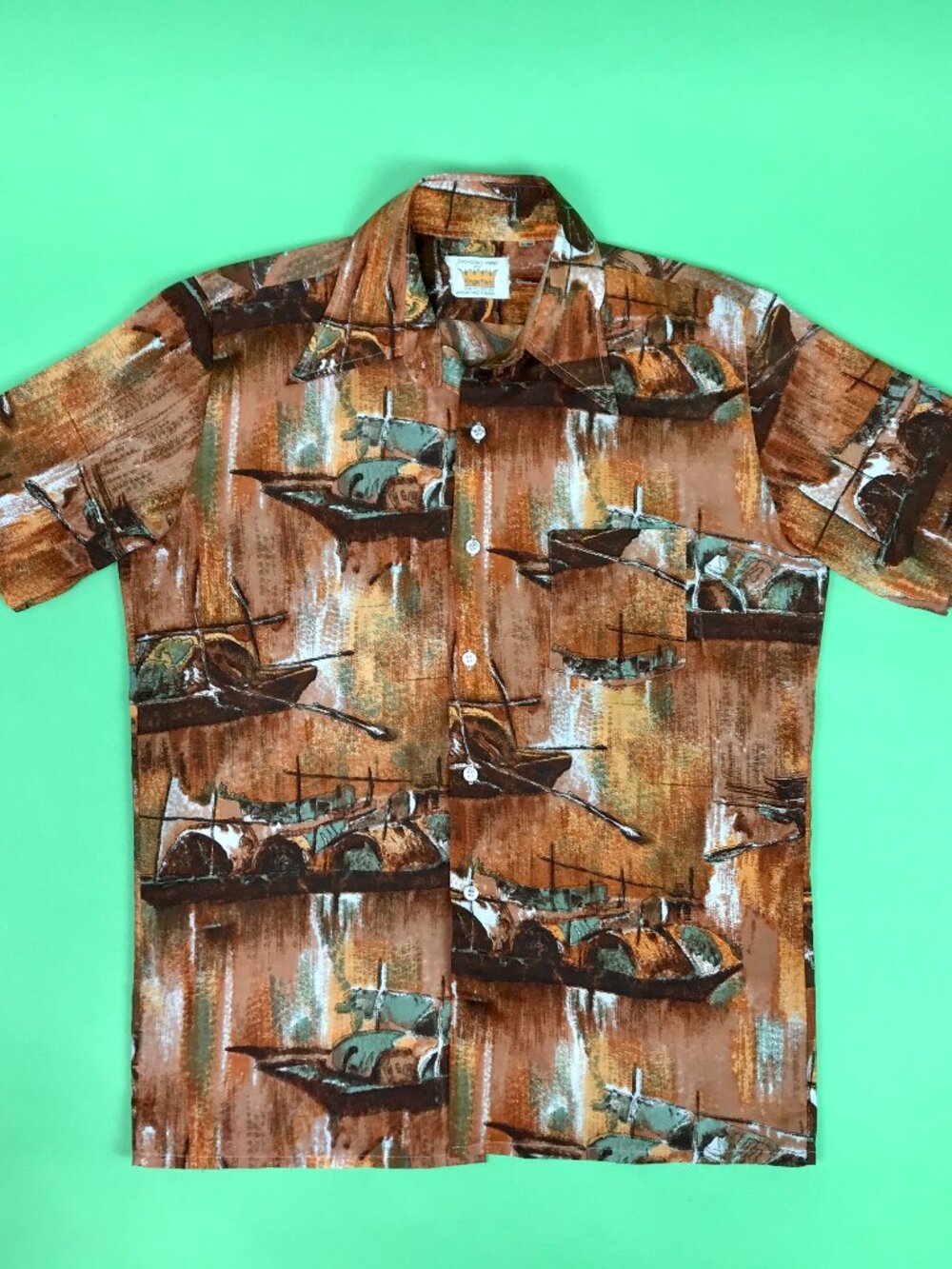 Vintage 70s Men's Tropical Tiki Hawaiian Fishing Boat Print Shirt Size Large